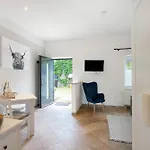 'zum Taenzelnden Pony' Guest house