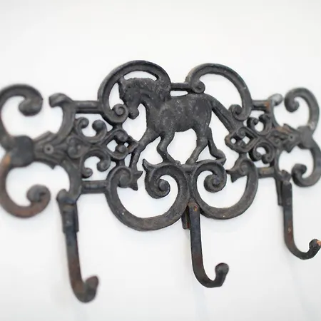 'zum Taenzelnden Pony'