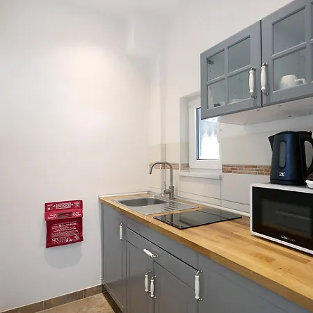 'zum Taenzelnden Pony'