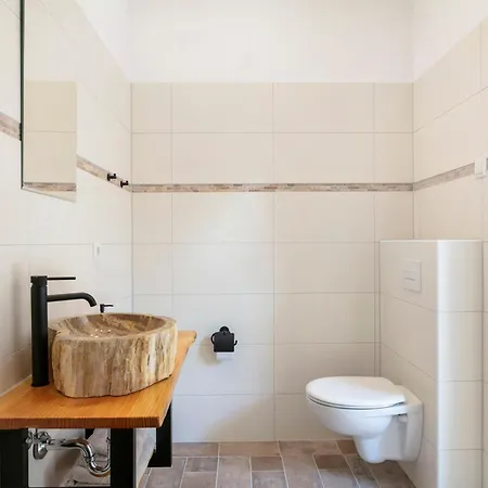 'zum Taenzelnden Pony'