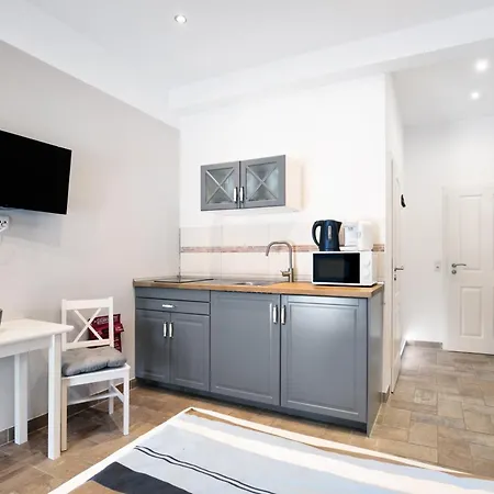 'zum Taenzelnden Pony' 3*