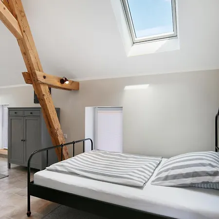 'zum Taenzelnden Pony' 3*