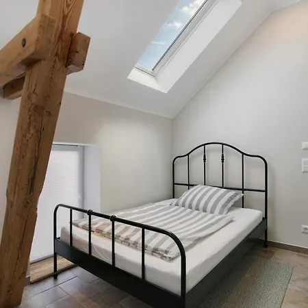 'zum Taenzelnden Pony' لودفيغسفيلده