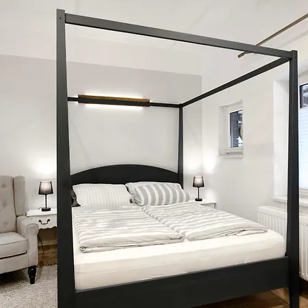 'zum Taenzelnden Pony' 3* لودفيغسفيلده