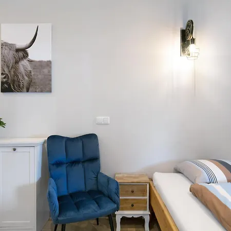 'zum Taenzelnden Pony' 3*