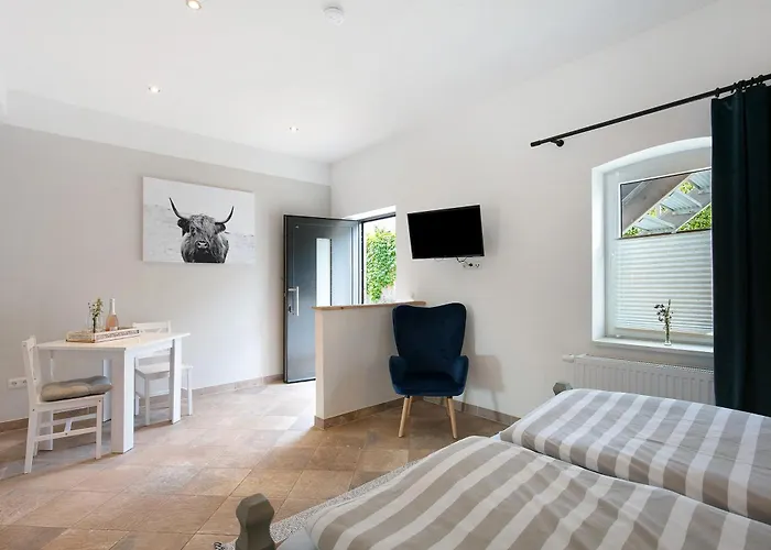 'zum Taenzelnden Pony' Ludwigsfelde