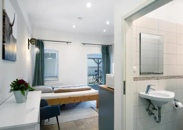 'zum Taenzelnden Pony'